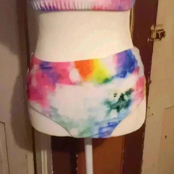 Shein Ladies Two-piece Swim Suit - Picture 4 of 5